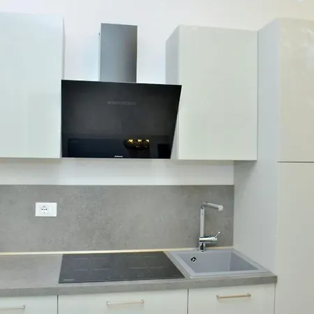 Stylish Beachfront Flat In With Pool Apartamento Bibione